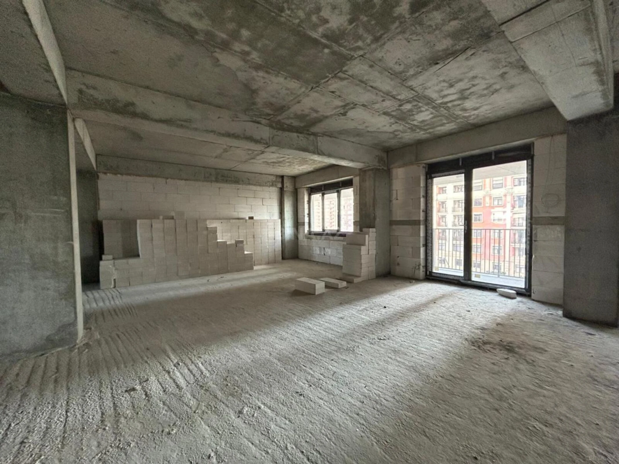 Satılır 3 otaqlı mənzil 170 m²