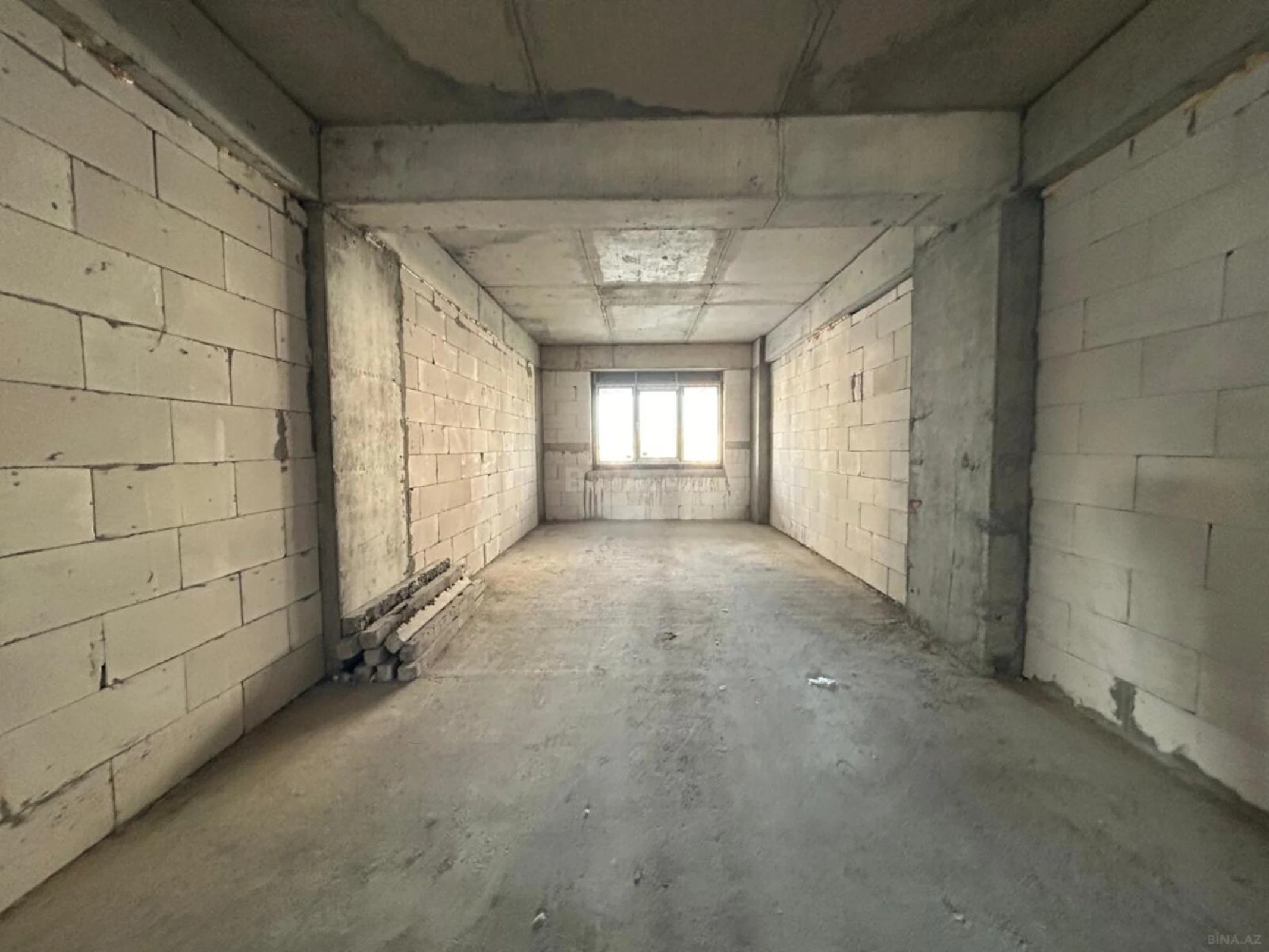 Satılır 3 otaqlı mənzil 170 m²