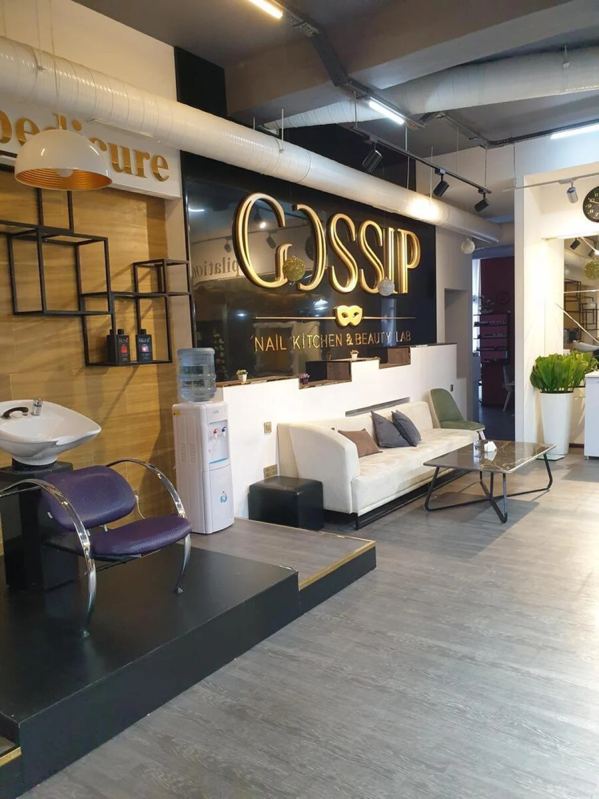 Satılır obyekt 153 m²