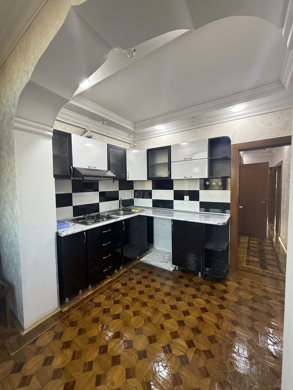 Kirayə verilir 4 otaqlı mənzil 100 m²