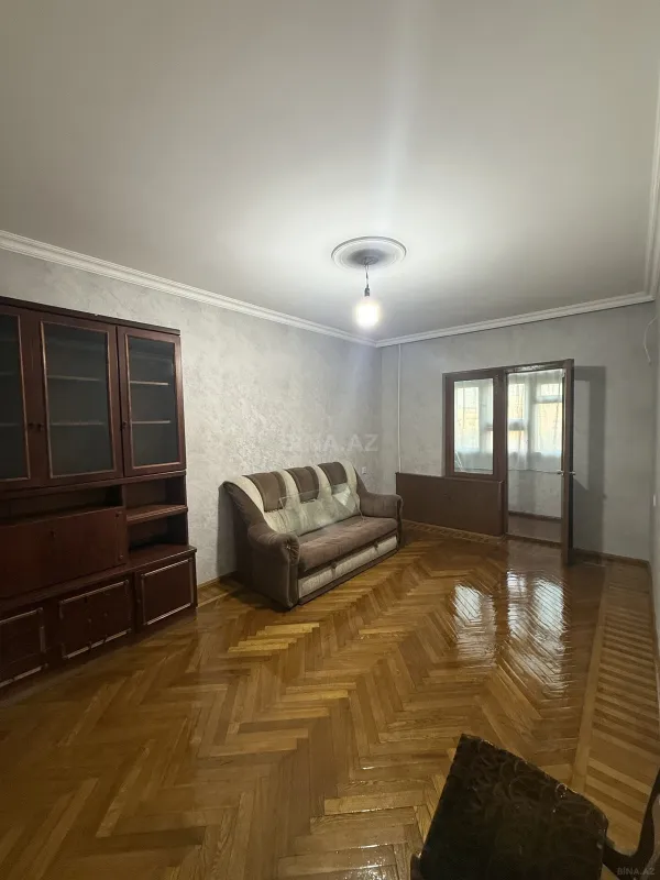 Kirayə verilir 4 otaqlı mənzil 100 m²