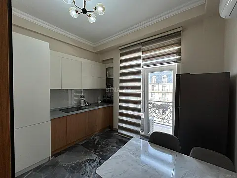 Satılır 3 otaqlı mənzil 115 m²