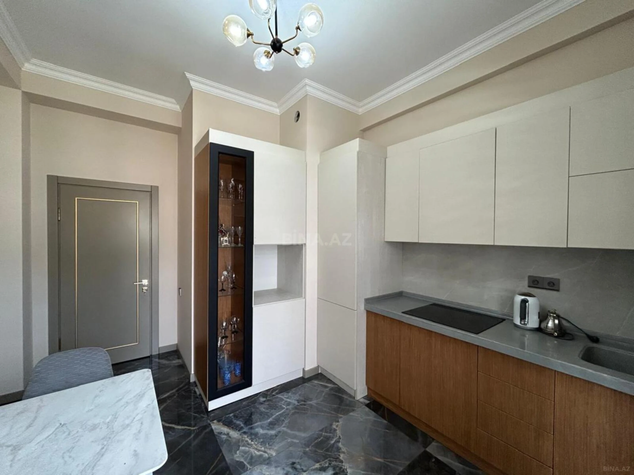 Satılır 3 otaqlı mənzil 115 m²