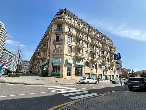 Satılır 3 otaqlı mənzil 115 m²