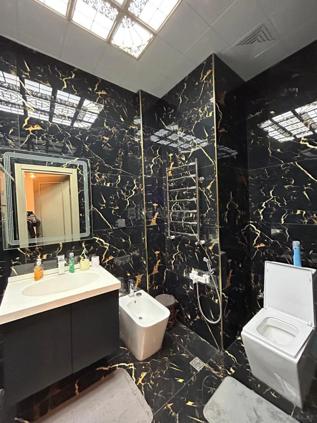 Satılır 3 otaqlı mənzil 115 m²