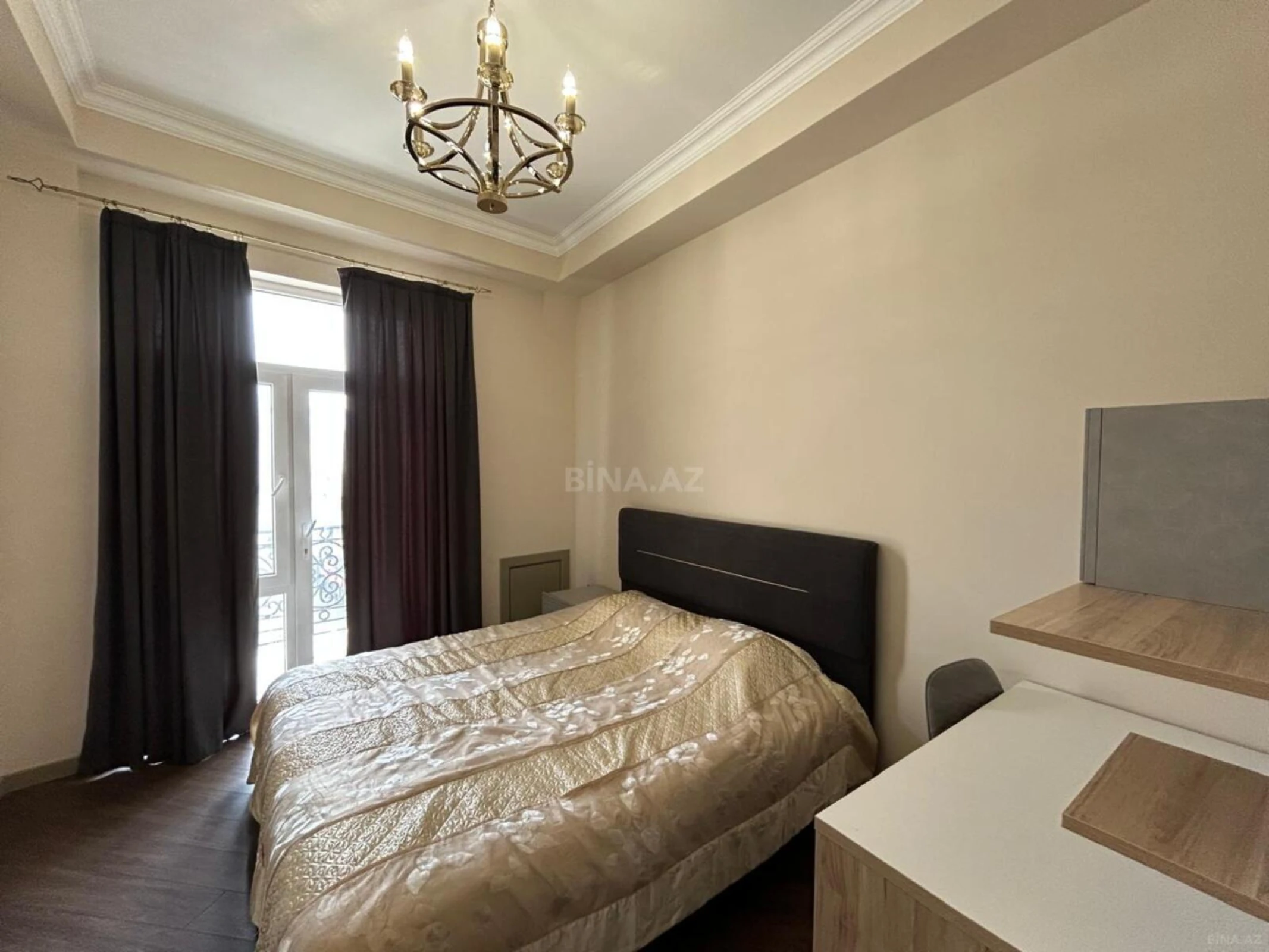 Satılır 3 otaqlı mənzil 115 m²