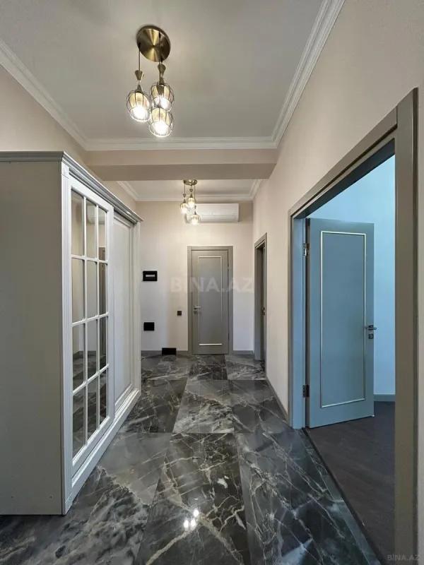Satılır 3 otaqlı mənzil 115 m²