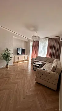 Kirayə verilir 3 otaqlı mənzil 148 m²