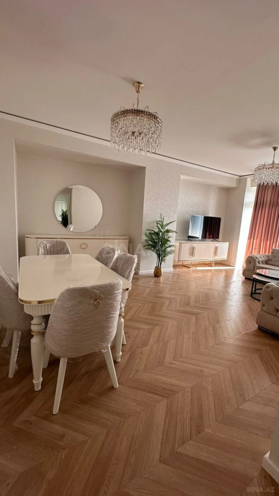 Kirayə verilir 3 otaqlı mənzil 148 m²