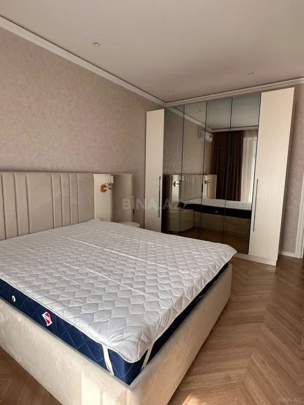 Kirayə verilir 3 otaqlı mənzil 148 m²