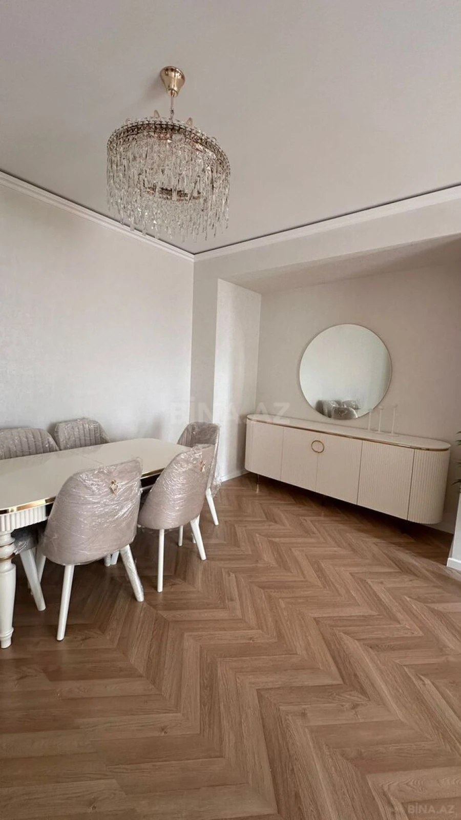 Kirayə verilir 3 otaqlı mənzil 148 m²