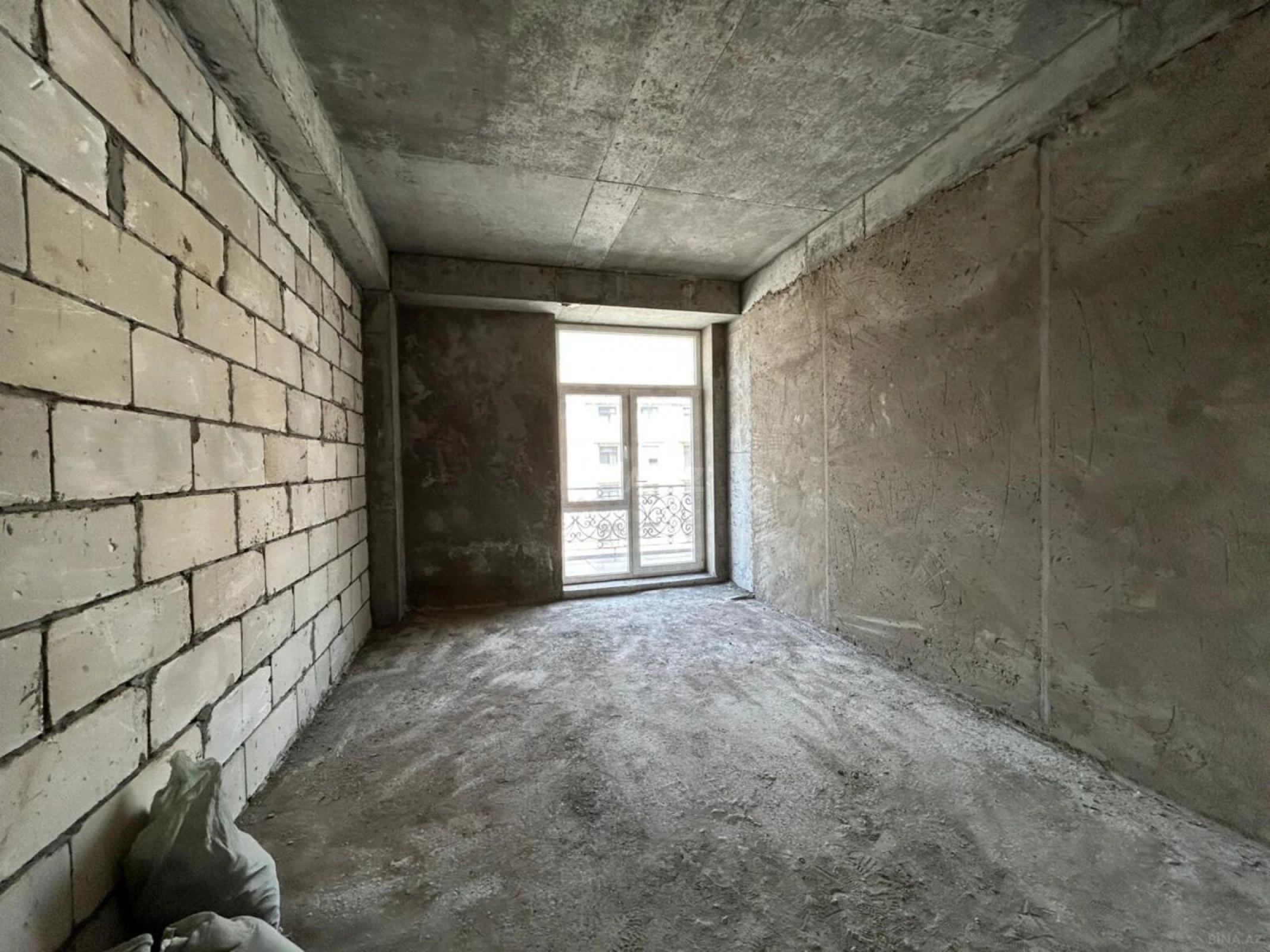 Satılır 3 otaqlı mənzil 123.2 m²