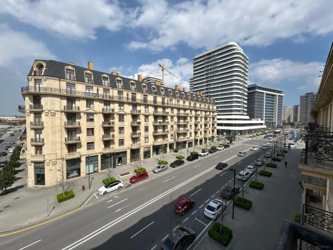 Satılır 3 otaqlı mənzil 123.2 m²