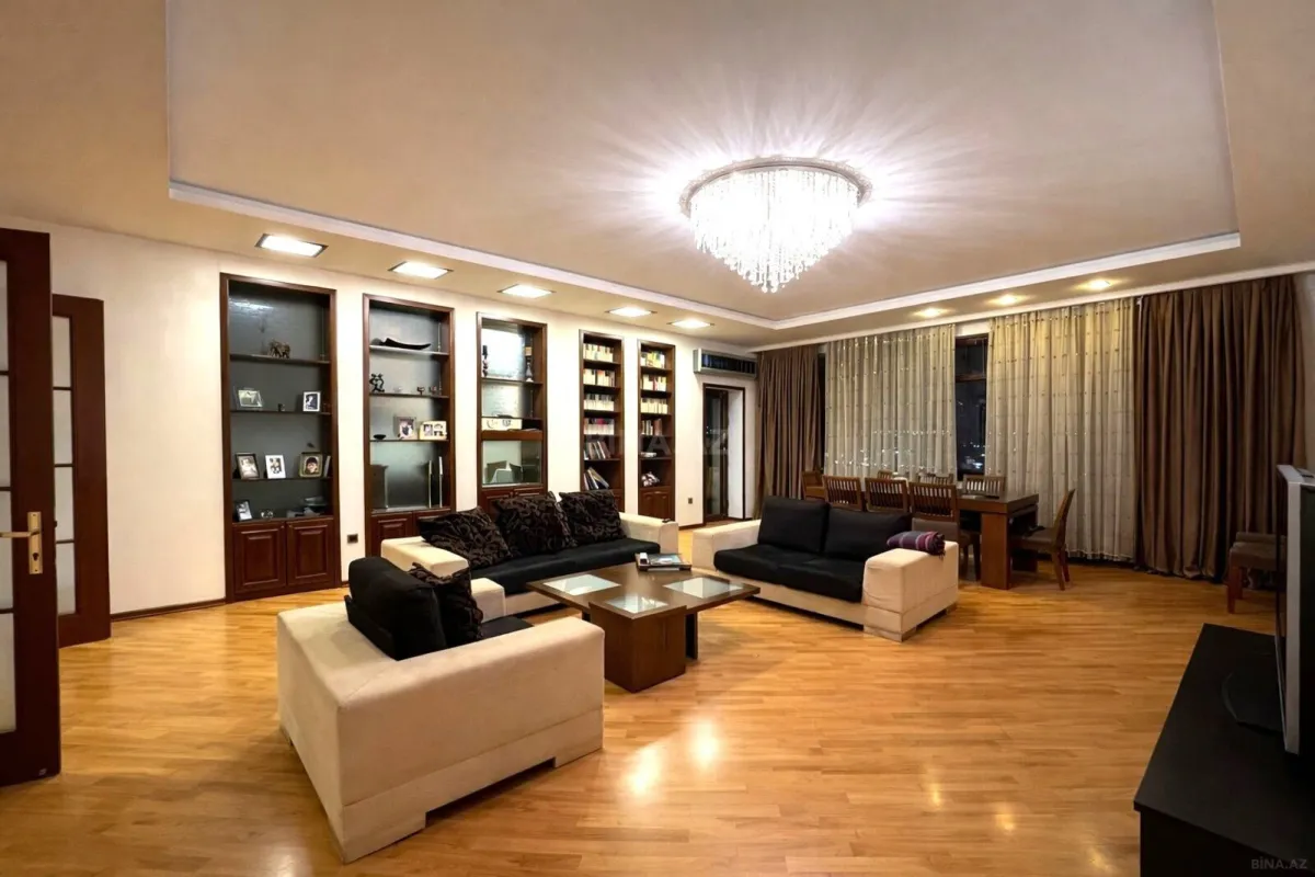 Satılır 3 otaqlı mənzil 186 m²