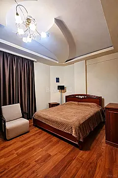 Satılır 3 otaqlı mənzil 186 m²