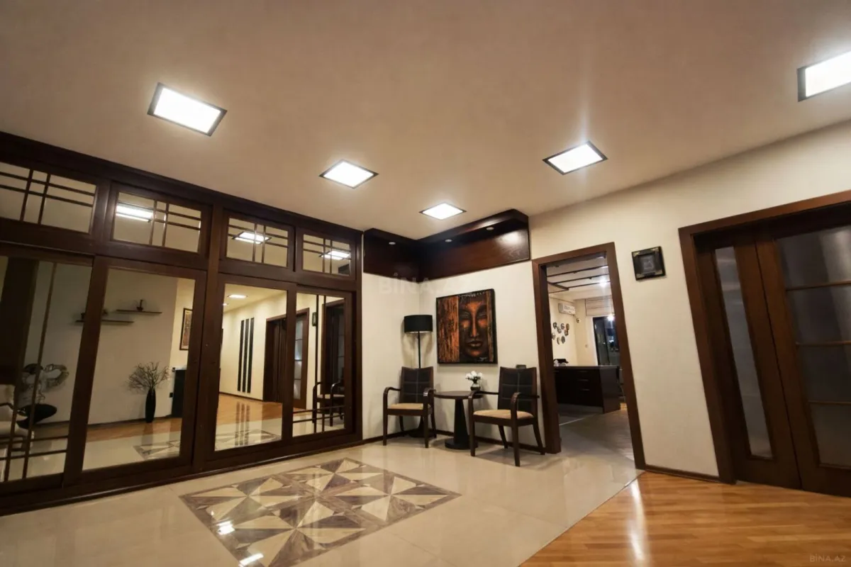 Satılır 3 otaqlı mənzil 186 m²