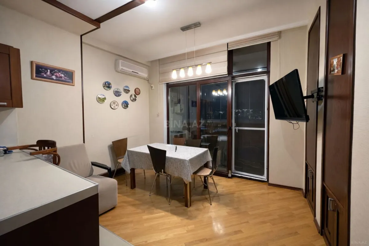 Satılır 3 otaqlı mənzil 186 m²