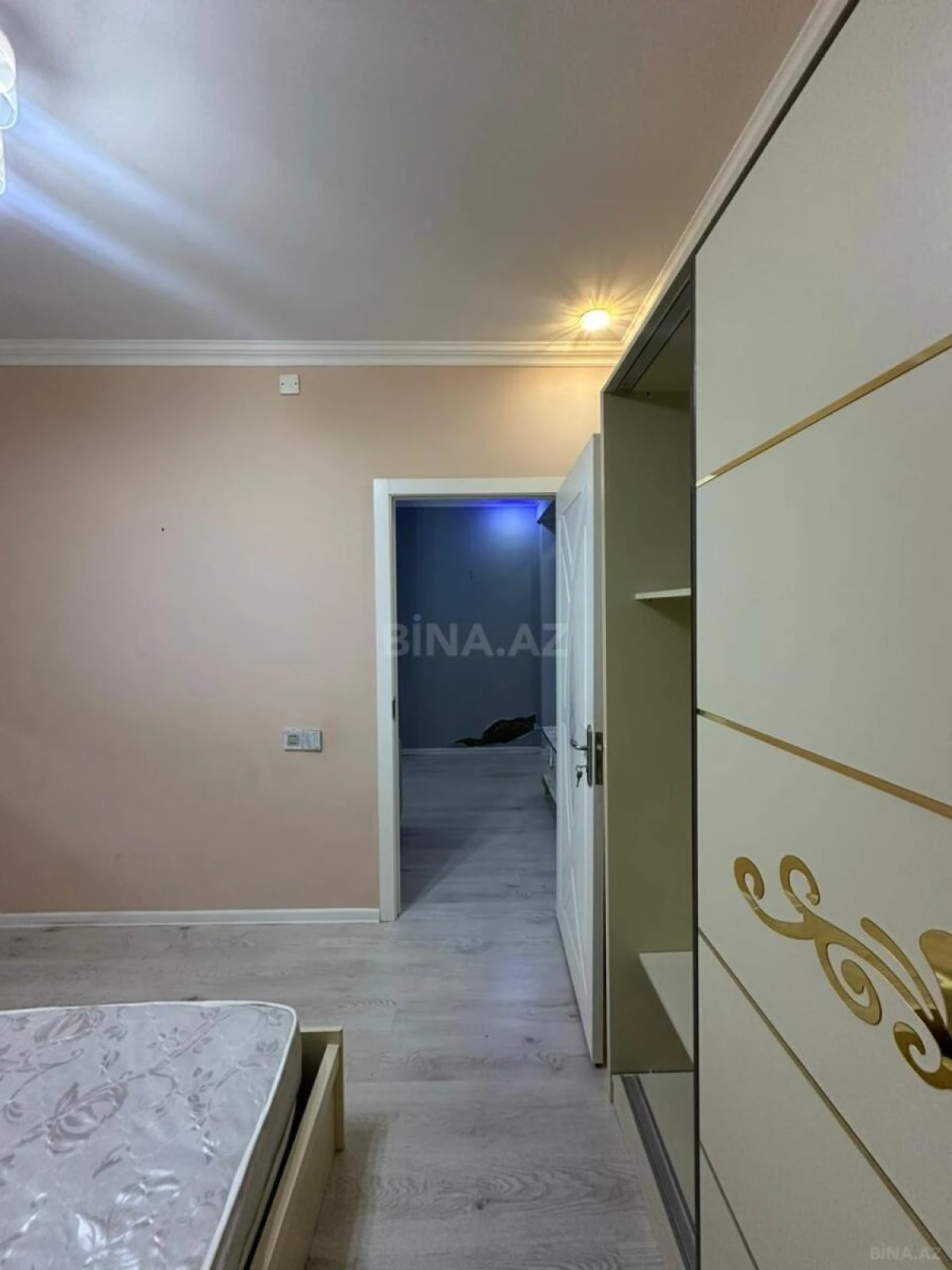 Kirayə verilir 2 otaqlı mənzil 65 m²