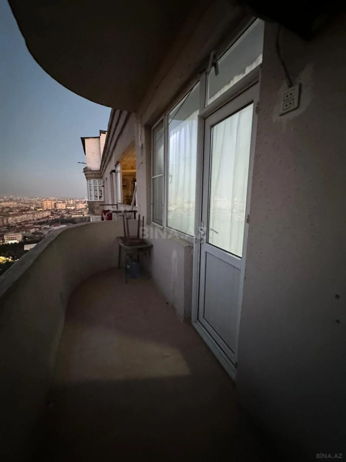 Kirayə verilir 2 otaqlı mənzil 65 m²