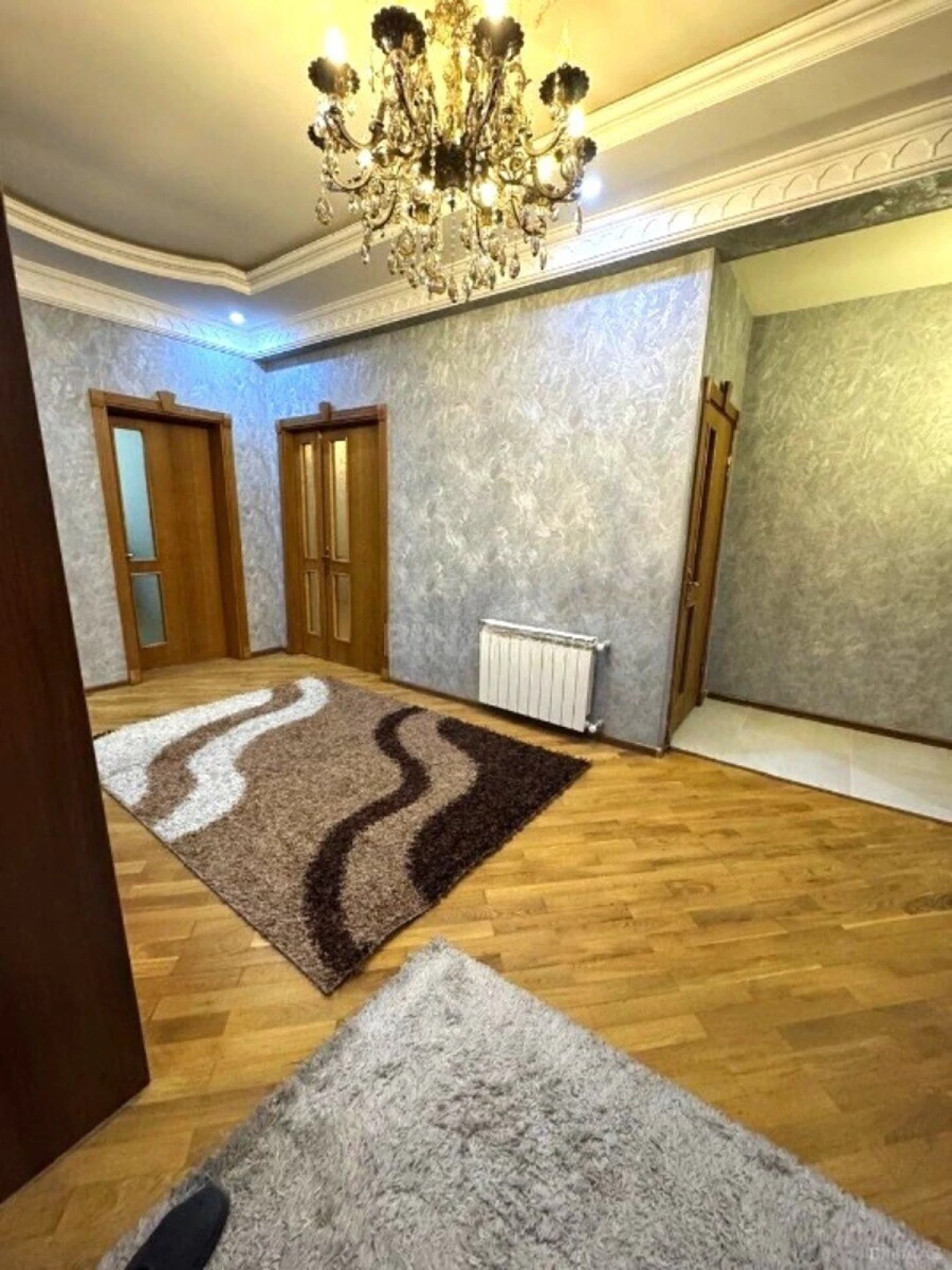 Satılır 3 otaqlı mənzil 127 m²