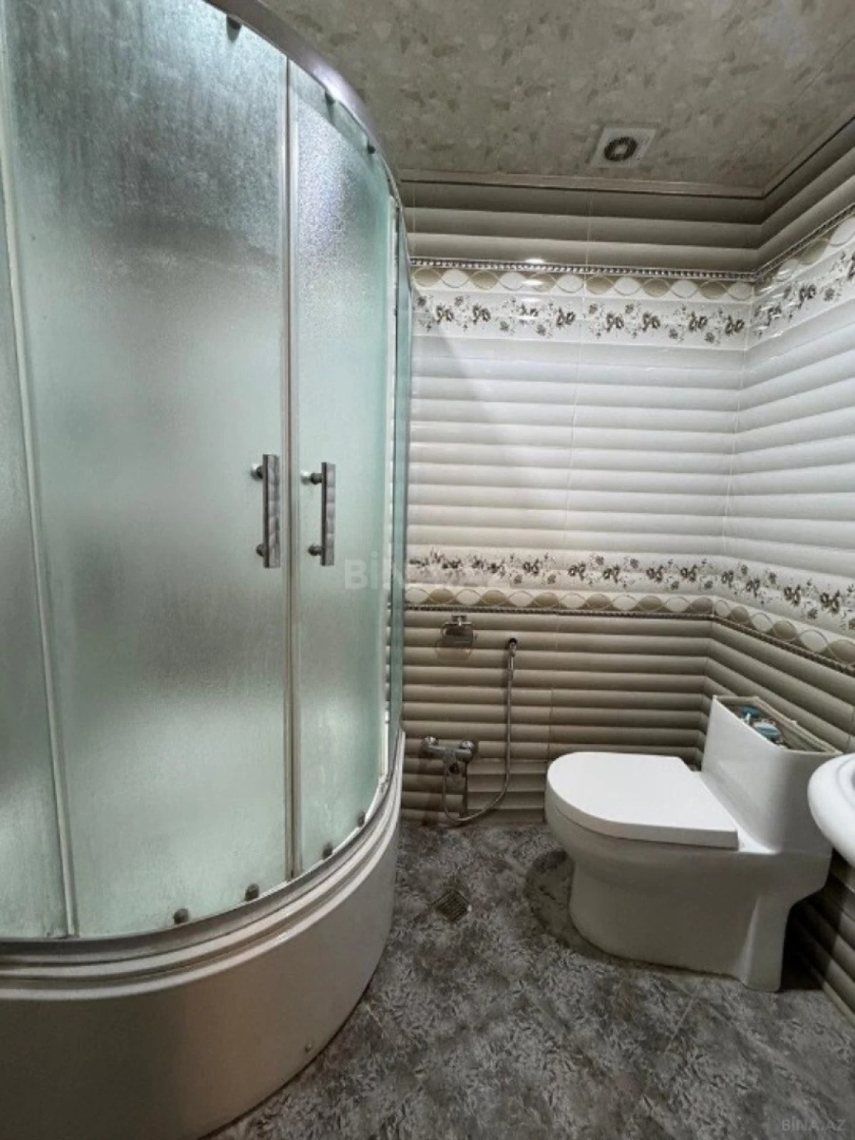 Satılır 3 otaqlı mənzil 127 m²