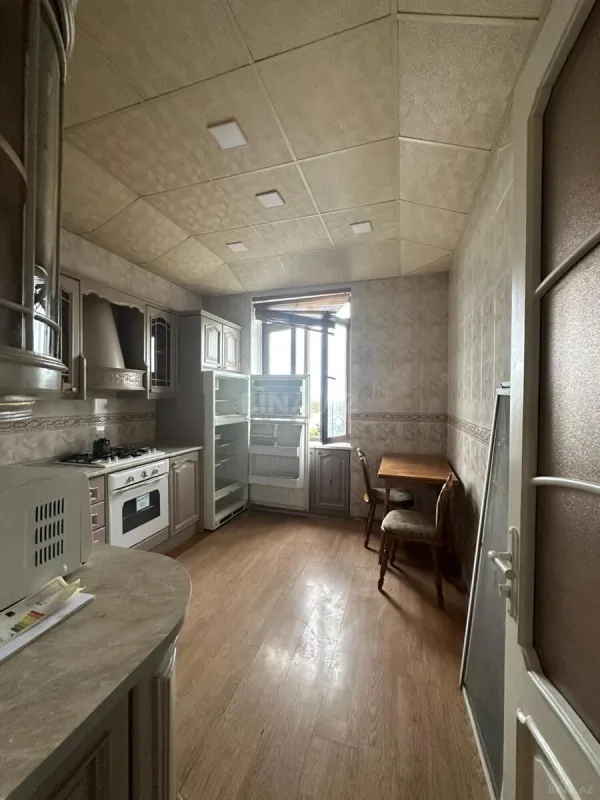 Kirayə verilir 3 otaqlı ofis 70 m²