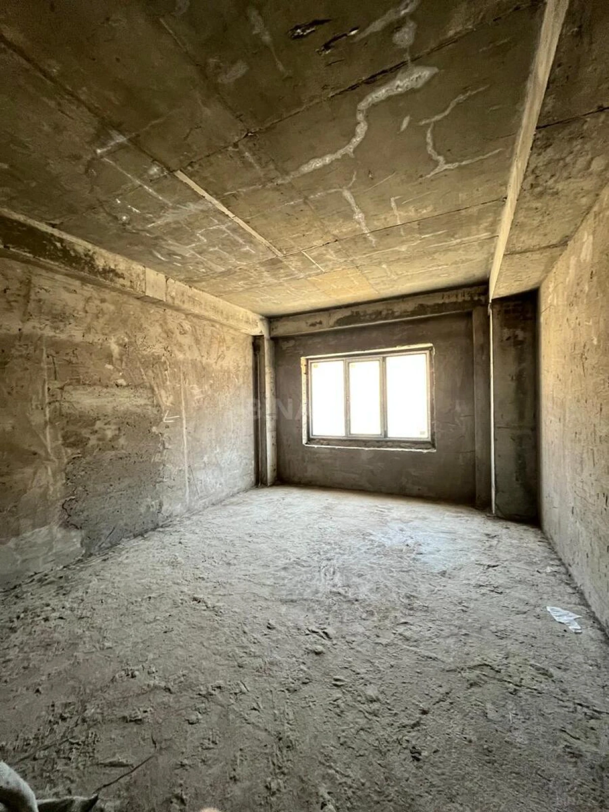 Satılır 3 otaqlı mənzil 170 m²