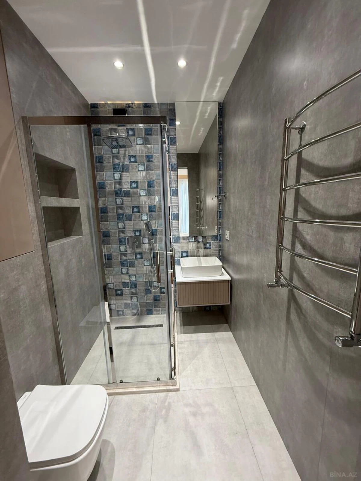 Kirayə verilir 4 otaqlı mənzil 220 m²