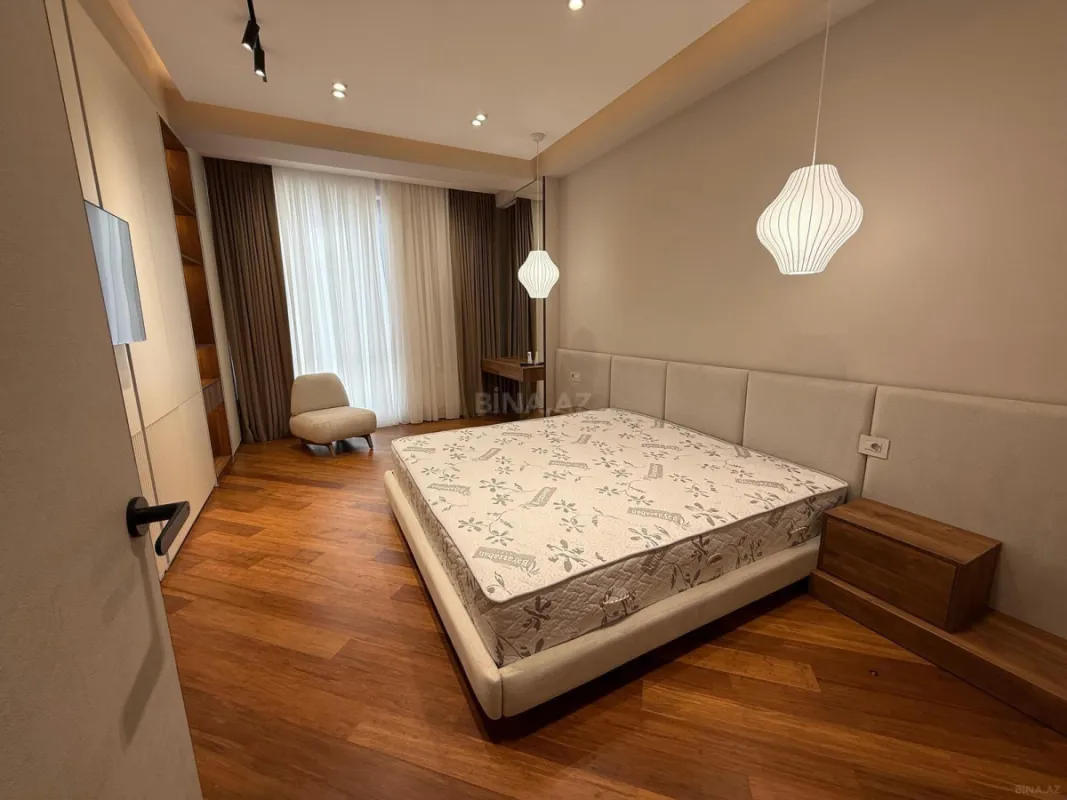 Kirayə verilir 4 otaqlı mənzil 220 m²