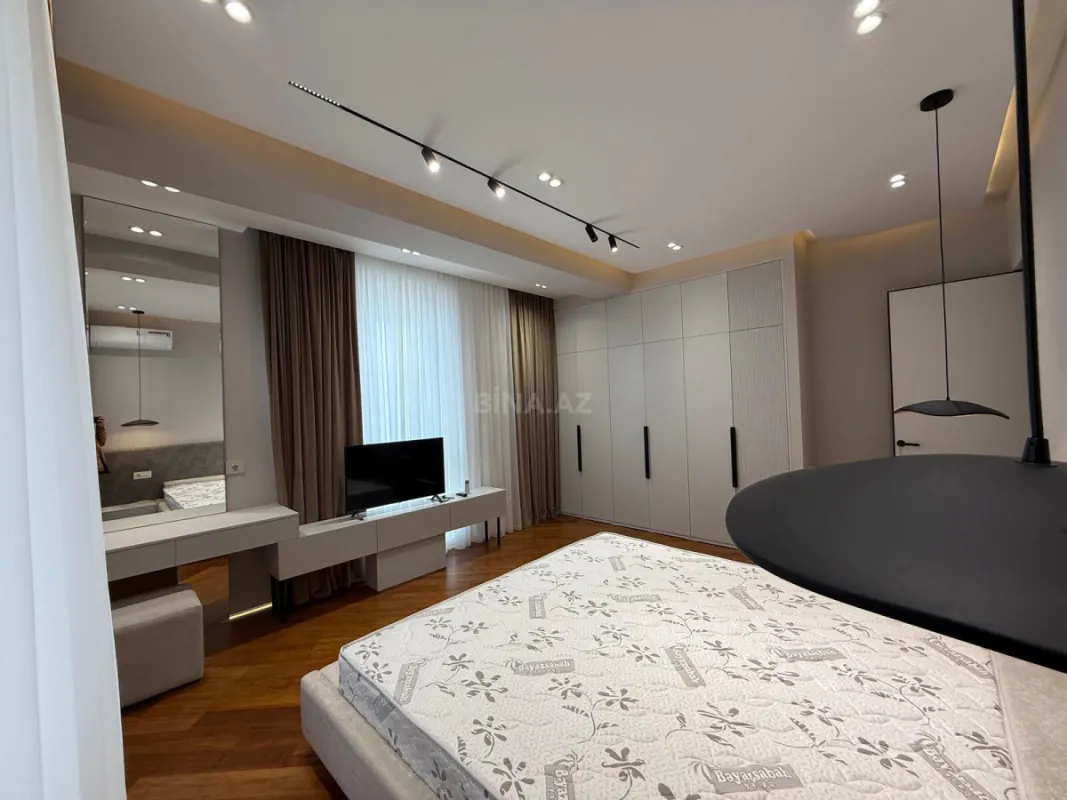 Kirayə verilir 4 otaqlı mənzil 220 m²