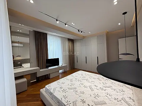 Kirayə verilir 4 otaqlı mənzil 220 m²