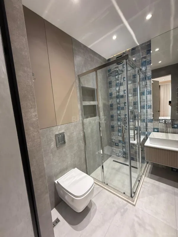 Kirayə verilir 4 otaqlı mənzil 220 m²