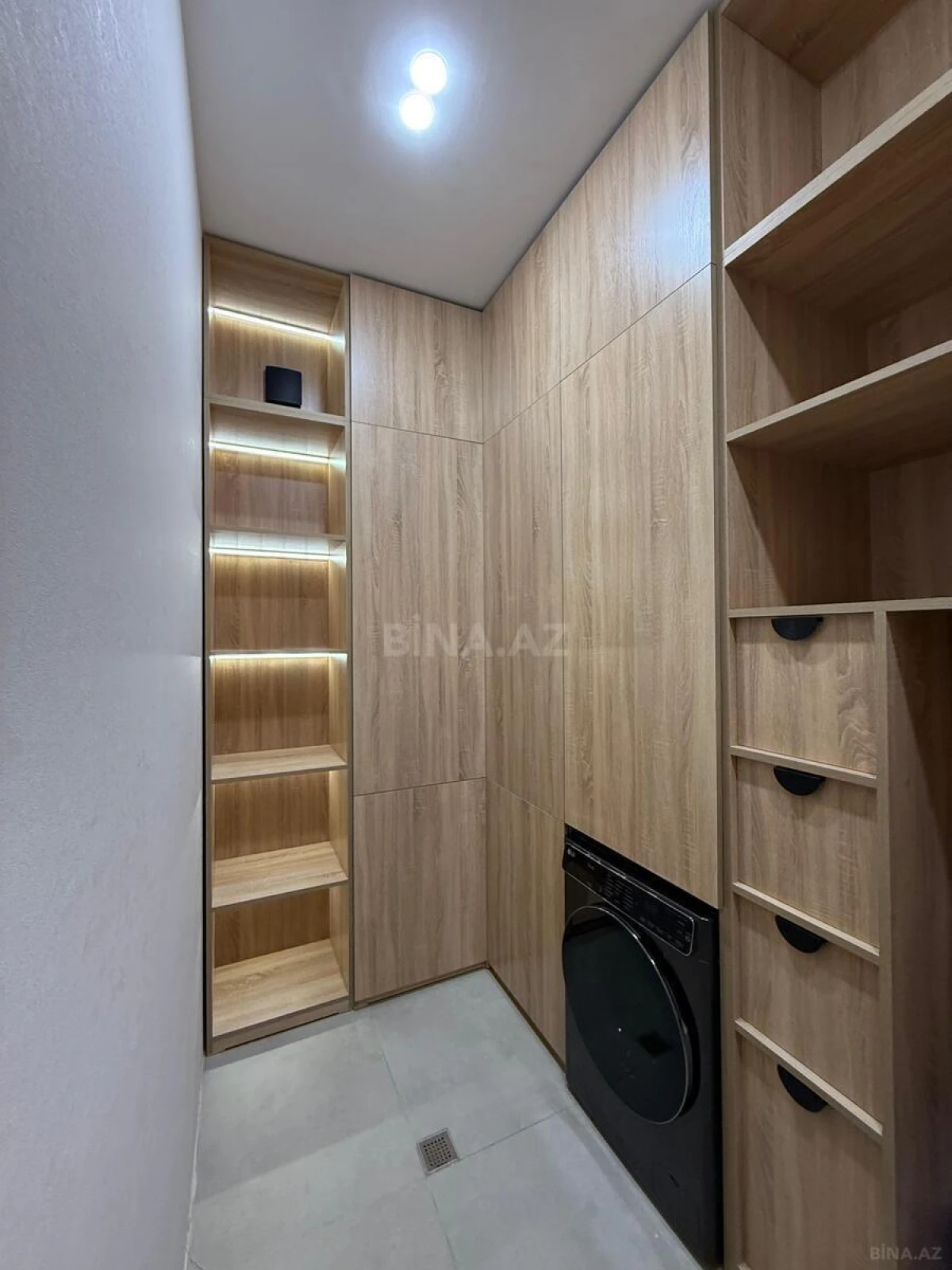 Kirayə verilir 4 otaqlı mənzil 220 m²