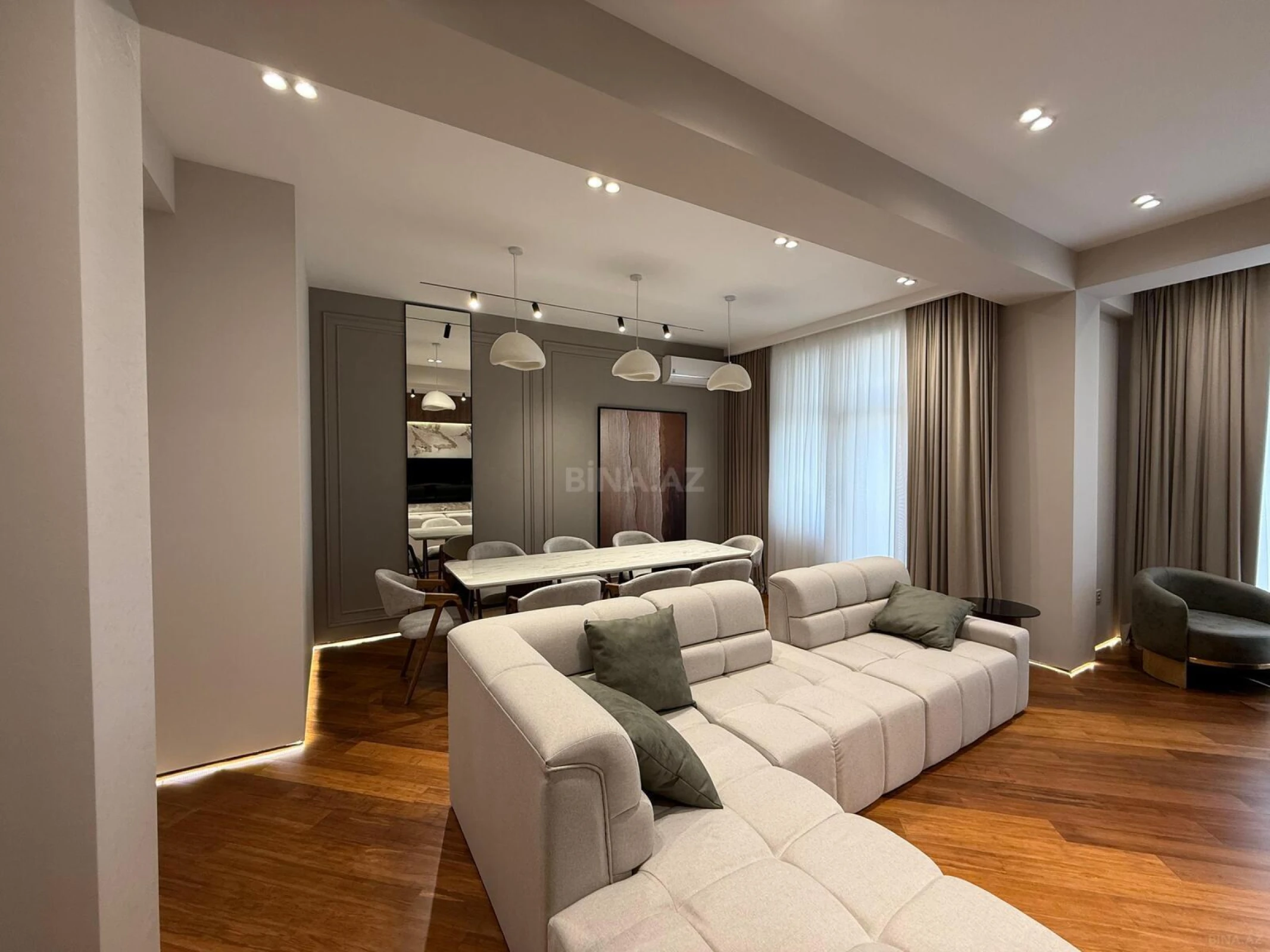 Kirayə verilir 4 otaqlı mənzil 220 m²
