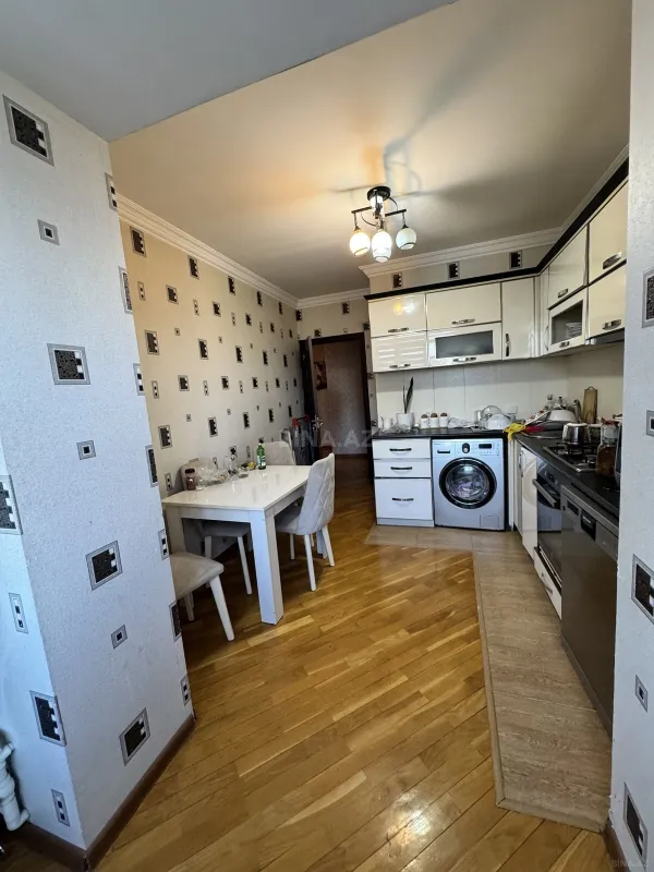 Satılır 3 otaqlı mənzil 84 m²