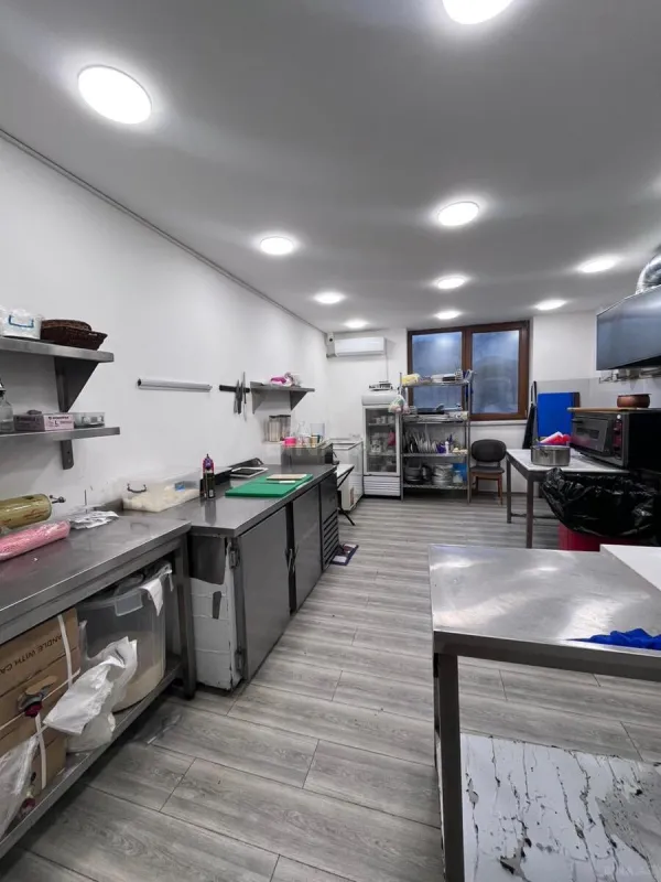 Kirayə verilir obyekt 260 m²