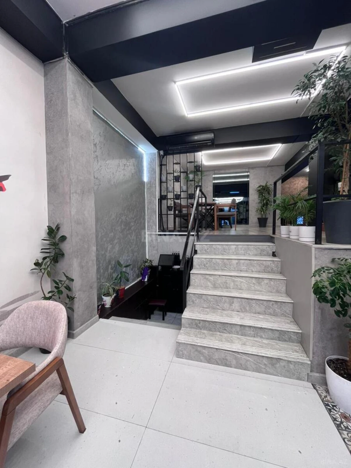 Kirayə verilir obyekt 260 m²