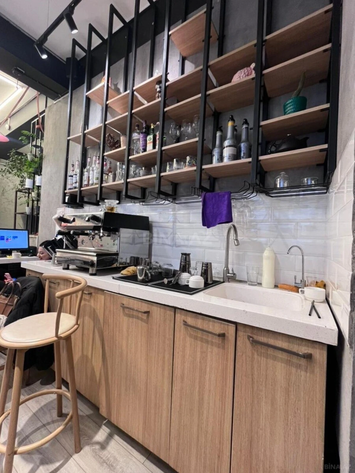 Kirayə verilir obyekt 260 m²