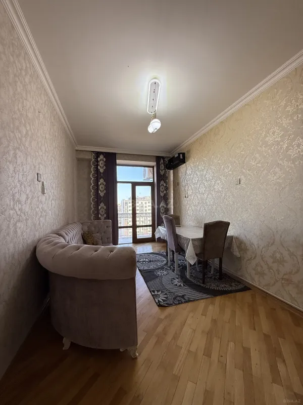 Kirayə verilir 2 otaqlı mənzil 70 m²