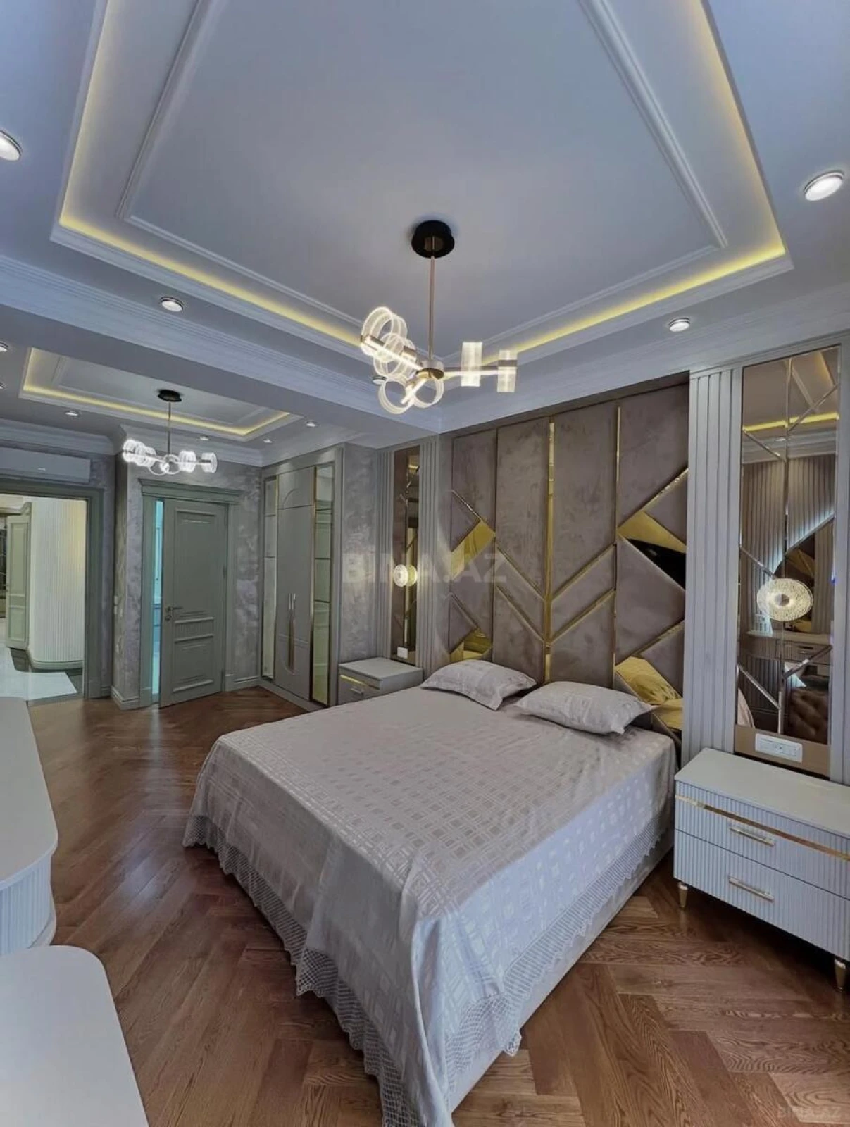 Kirayə verilir 3 otaqlı mənzil 145 m²