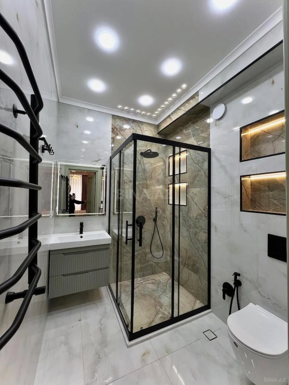 Kirayə verilir 3 otaqlı mənzil 145 m²