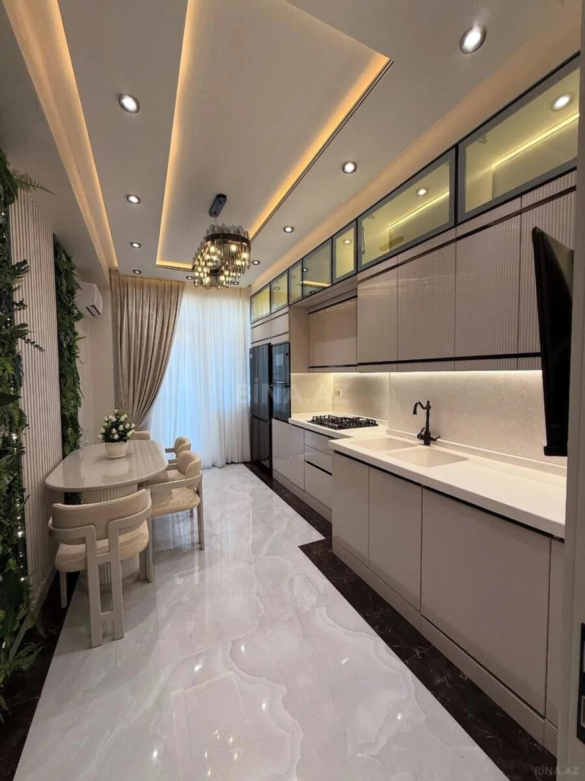 Kirayə verilir 3 otaqlı mənzil 145 m²