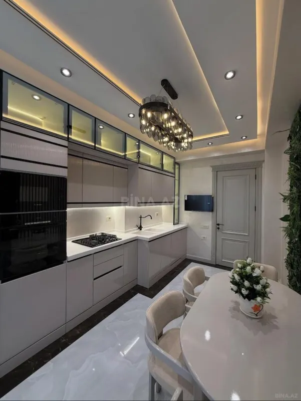 Kirayə verilir 3 otaqlı mənzil 145 m²