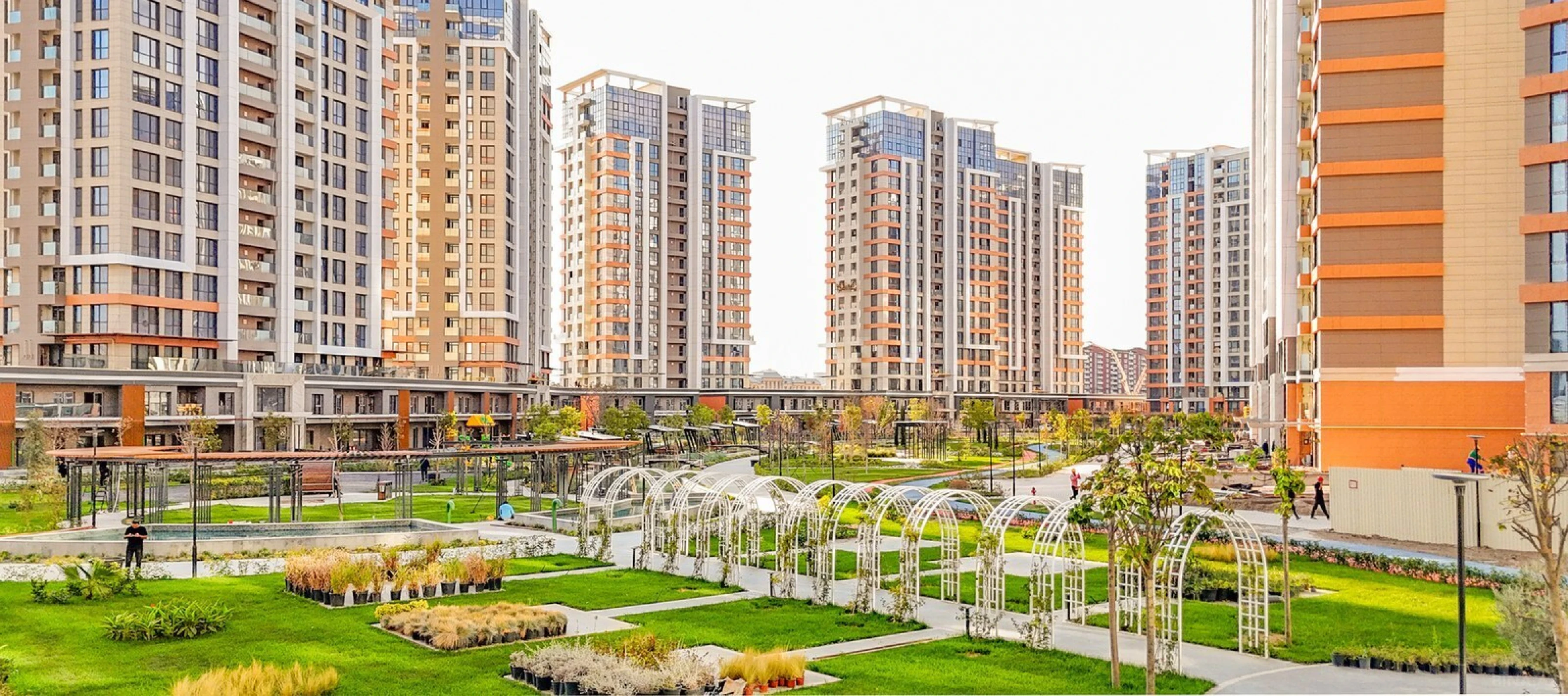 Satılır 4 otaqlı mənzil 130 m²