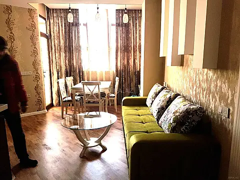 Kirayə verilir 2 otaqlı mənzil 55 m²