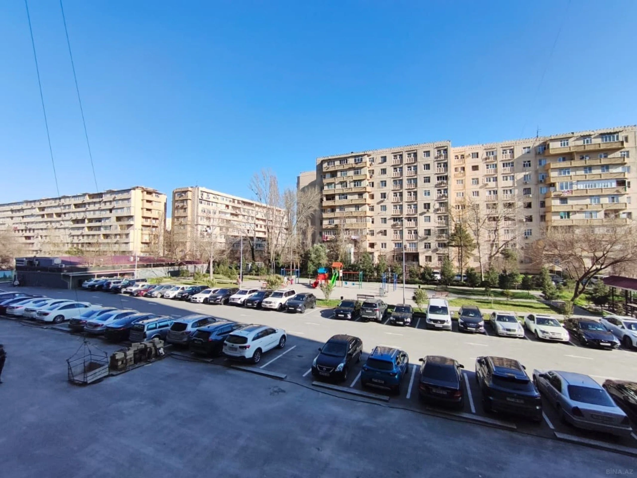 Satılır 3 otaqlı mənzil 148 m²