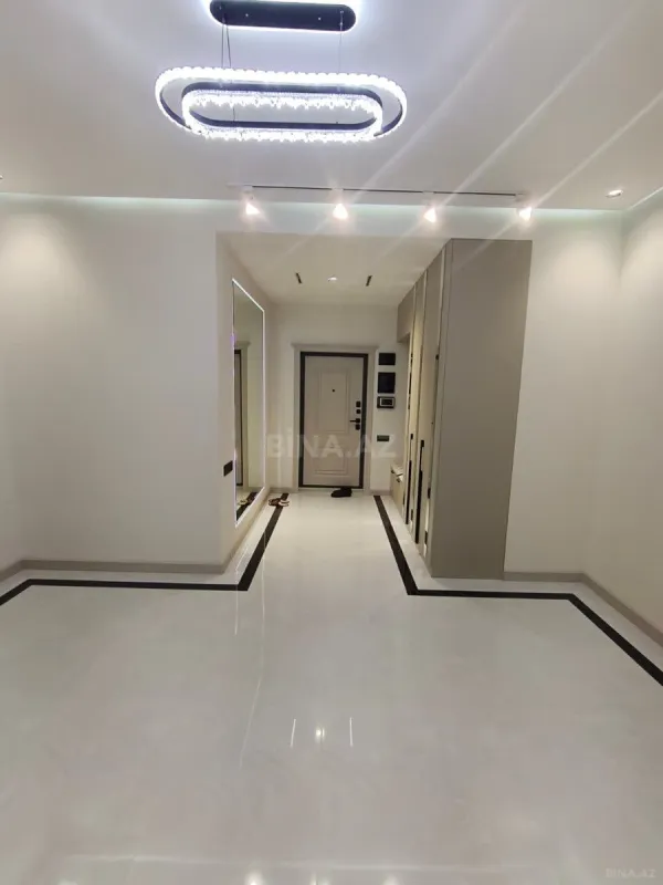 Satılır 3 otaqlı mənzil 148 m²