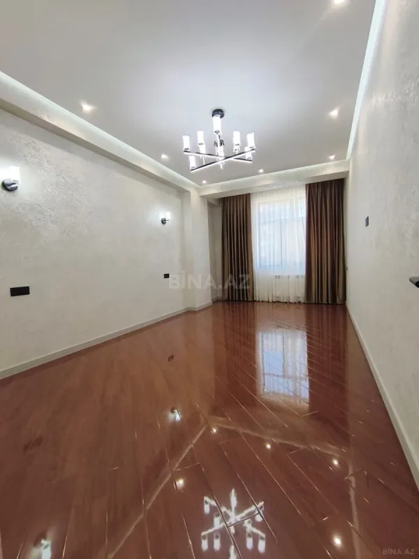 Satılır 3 otaqlı mənzil 148 m²