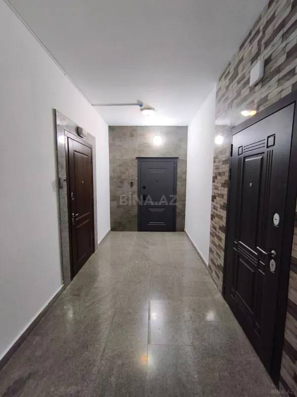 Satılır 3 otaqlı mənzil 148 m²