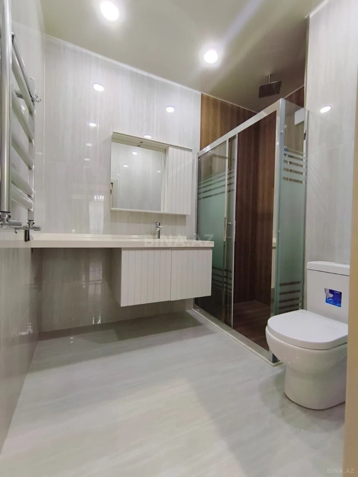 Satılır 3 otaqlı mənzil 148 m²